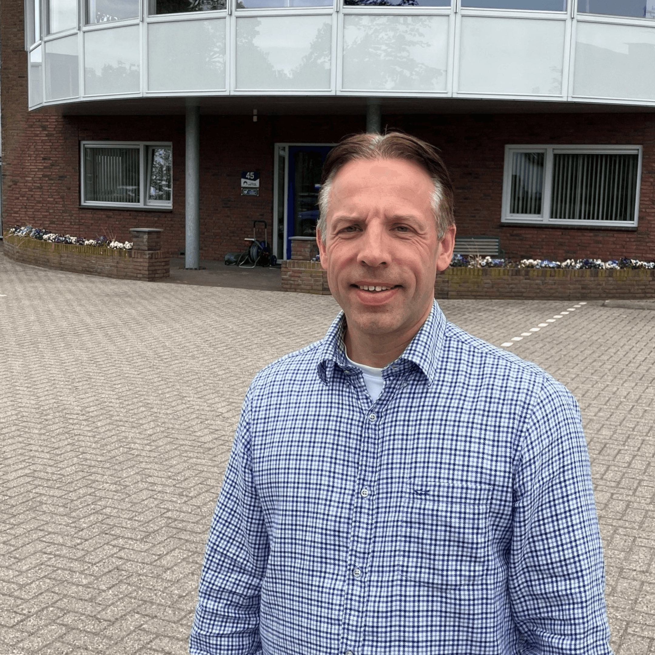 Lees het verhaal met onze huisaannemer Bouwbedrijf vd Tol. Al 100 jaar zakendoen. >