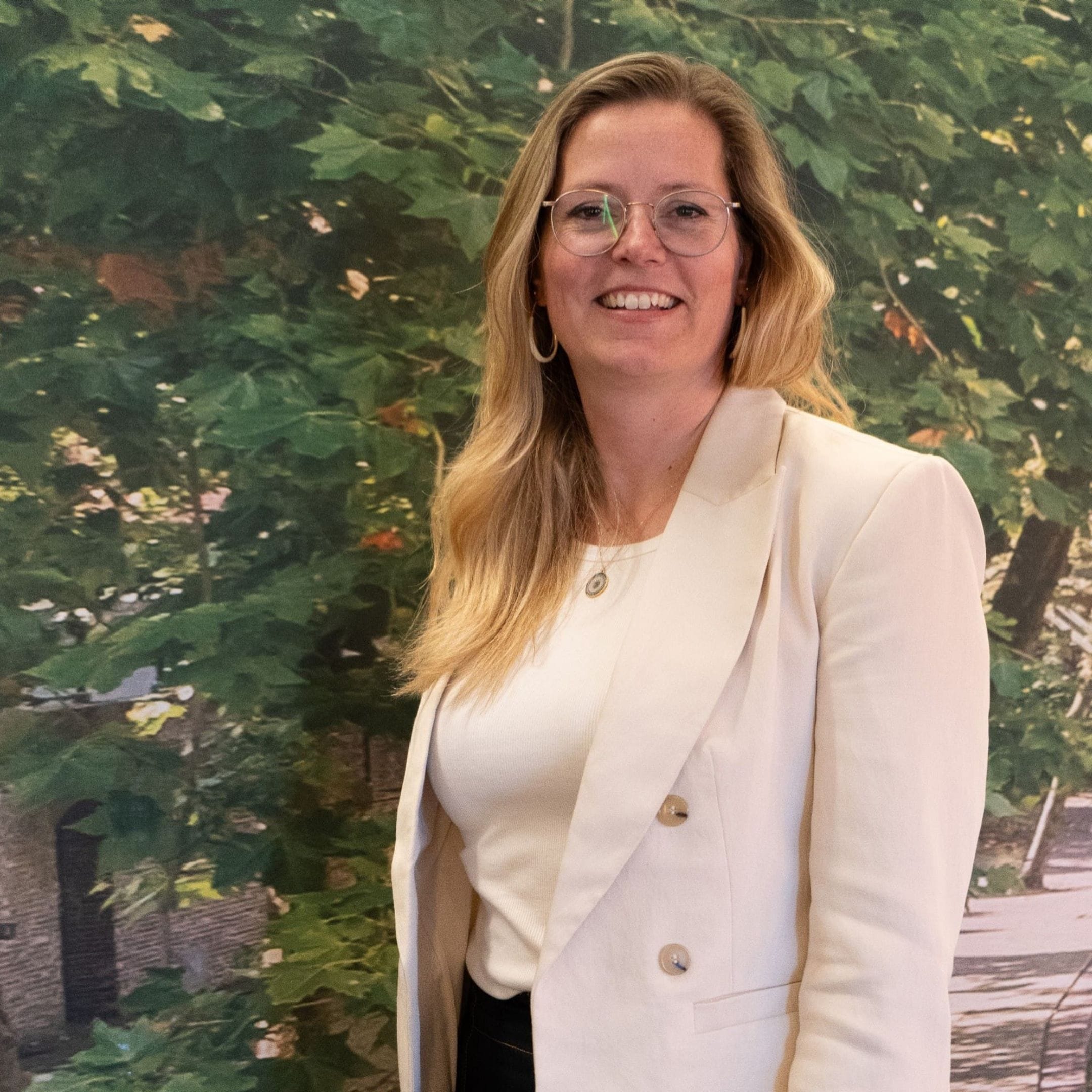 Van klein timmerbedrijf naar breed aannemersbedrijf. Maaike van Van Zoelen vertelt hierover > 